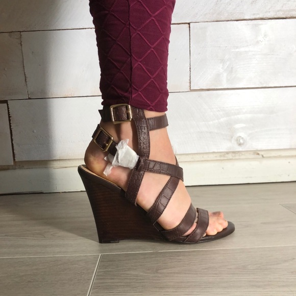 Cynthia Rowley Brown Downtown Wedge Sandals - Picture 2 of 7